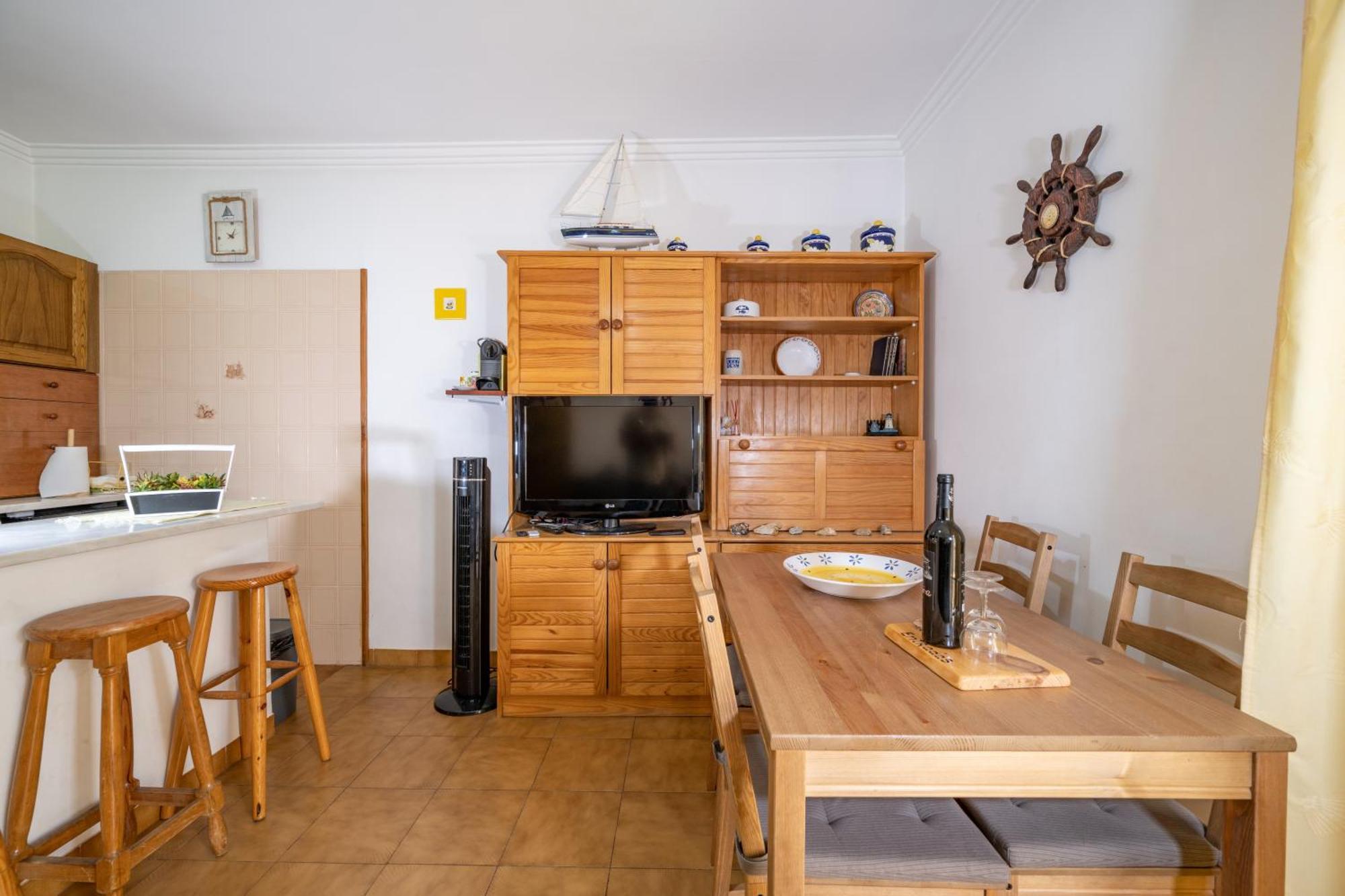 Cozy Apartment Near The Beach In Costa De Caparica Exterior foto